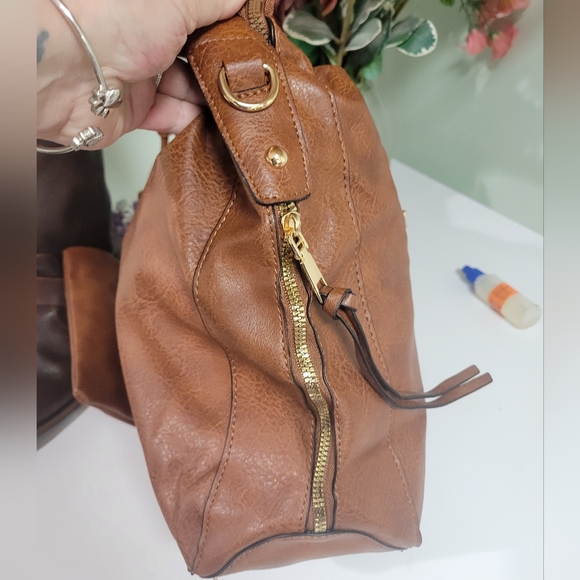 NWT PU Leather CONVERTIBLE 2 PC SET SATCHEL & REMOBABLE STRAP. - Picture 3 of 8